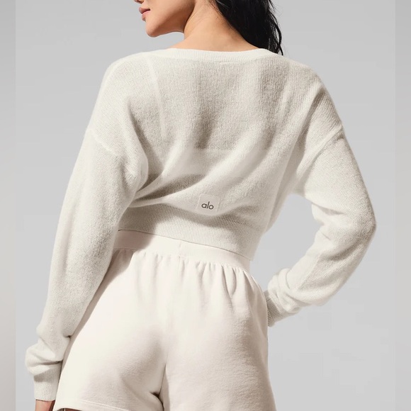 NWT Alo Sheer Cashmere Cropped Cardigan Size M - Picture 2 of 6